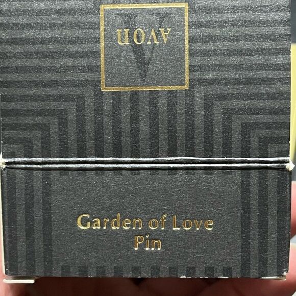 VINTAGE‎ Avon Garden of Love Pin- NIB - Picture 3 of 3